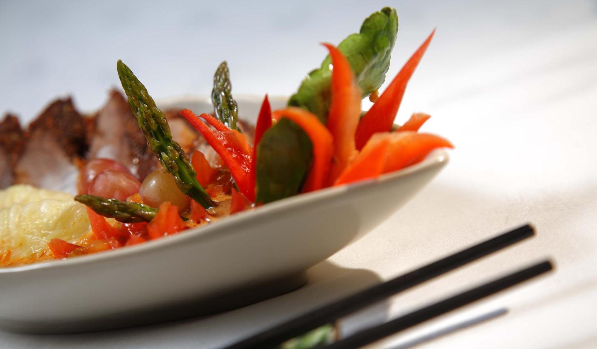 Hotel Sarova Stanley Nairobi Exterior foto A plate of Thai food